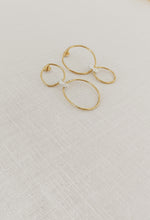 Charger l'image dans la galerie, Boucles d'oreilles ODELLE ASYMÉTRIQUE