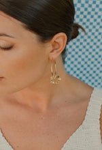 Charger l'image dans la galerie, Boucles d'oreilles GRANDES CRÉOLES CREAMY