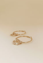 Charger l'image dans la galerie, Boucles d'oreilles GRANDES CRÉOLES CREAMY