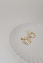 Charger l'image dans la galerie, Boucles d'oreilles VIVIENNE