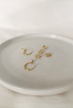 Charger l'image dans la galerie, Boucles CRÉOLES FLORETTE