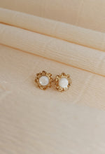 Charger l&#39;image dans la galerie, Boucles PUCES LOUISETTE
