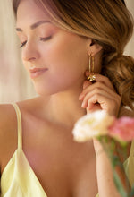 Charger l&#39;image dans la galerie, Boucles GRANDES CRÉOLES FLORETTE reviennent fin septembre !
