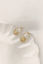 Charger l&#39;image dans la galerie, Boucles d&#39;oreilles ROSETTE
